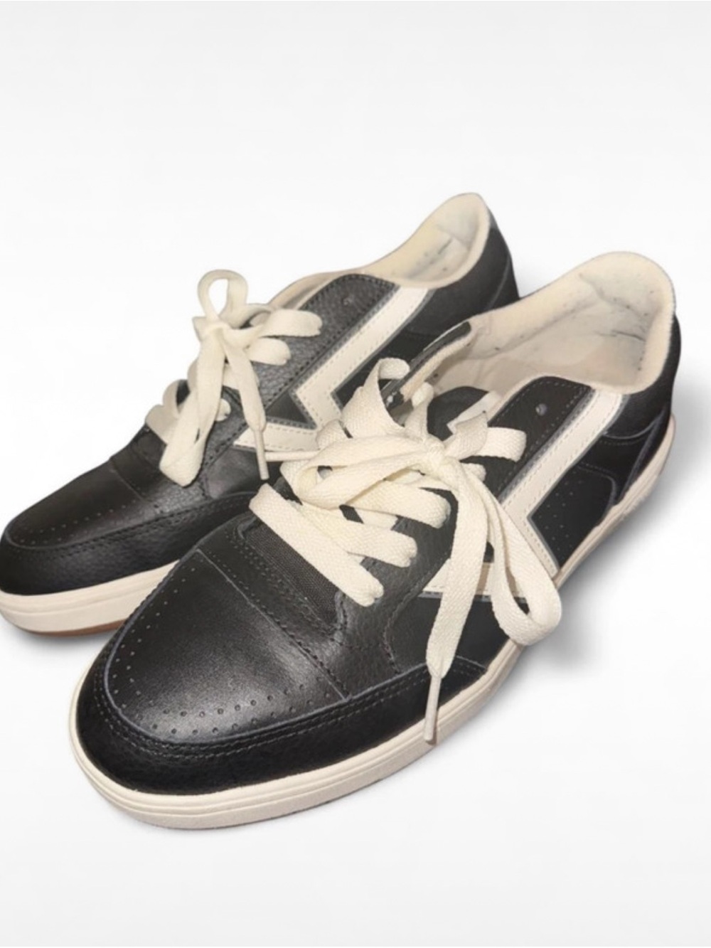 Vans Casual Black & Cream Low-Top Sneakers